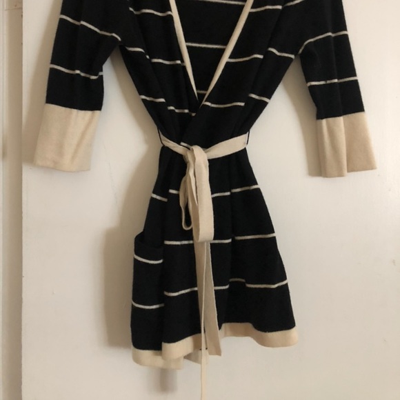 Black and cream stripe cashmere wrap sweater - Picture 3 of 3